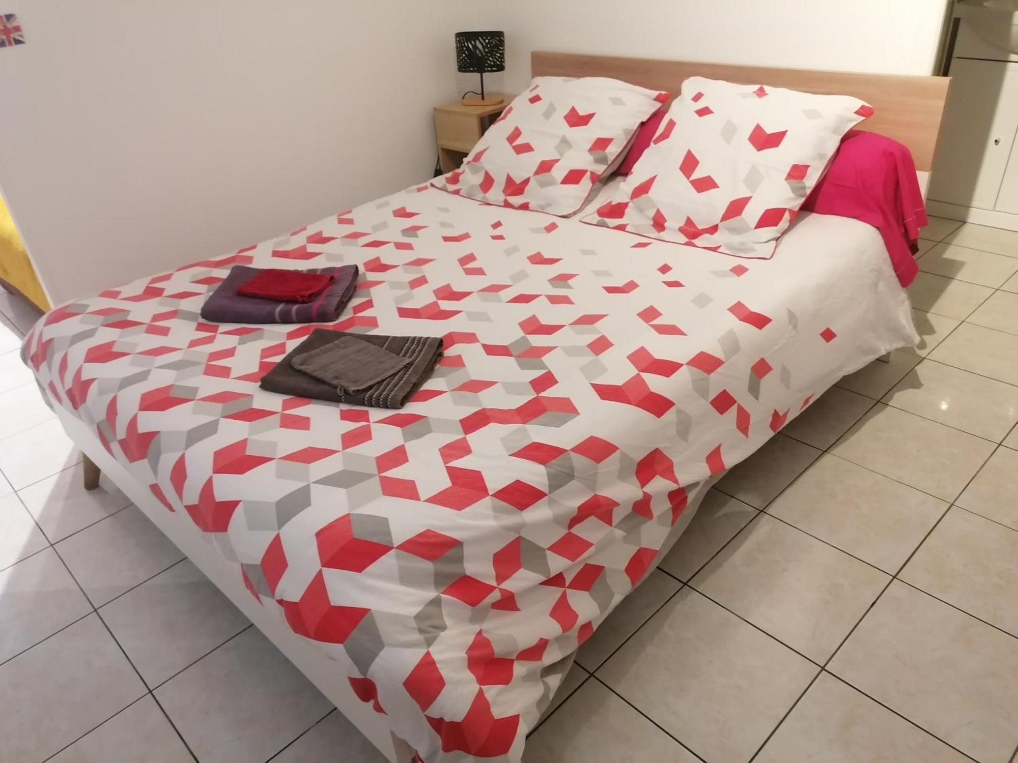 Le Petit Chalet -Appartement Proche De La Vieille Ville , Du Centre Ville Et Du Tram- Petit Dejeuner Offert Le Mans Exteriör bild